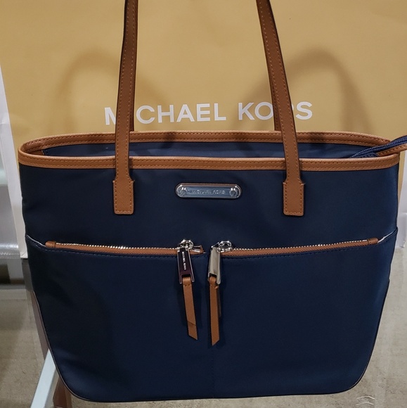Michael Kors Handbags - Michael Kors Kempton  Tote **PRICE FIRM*